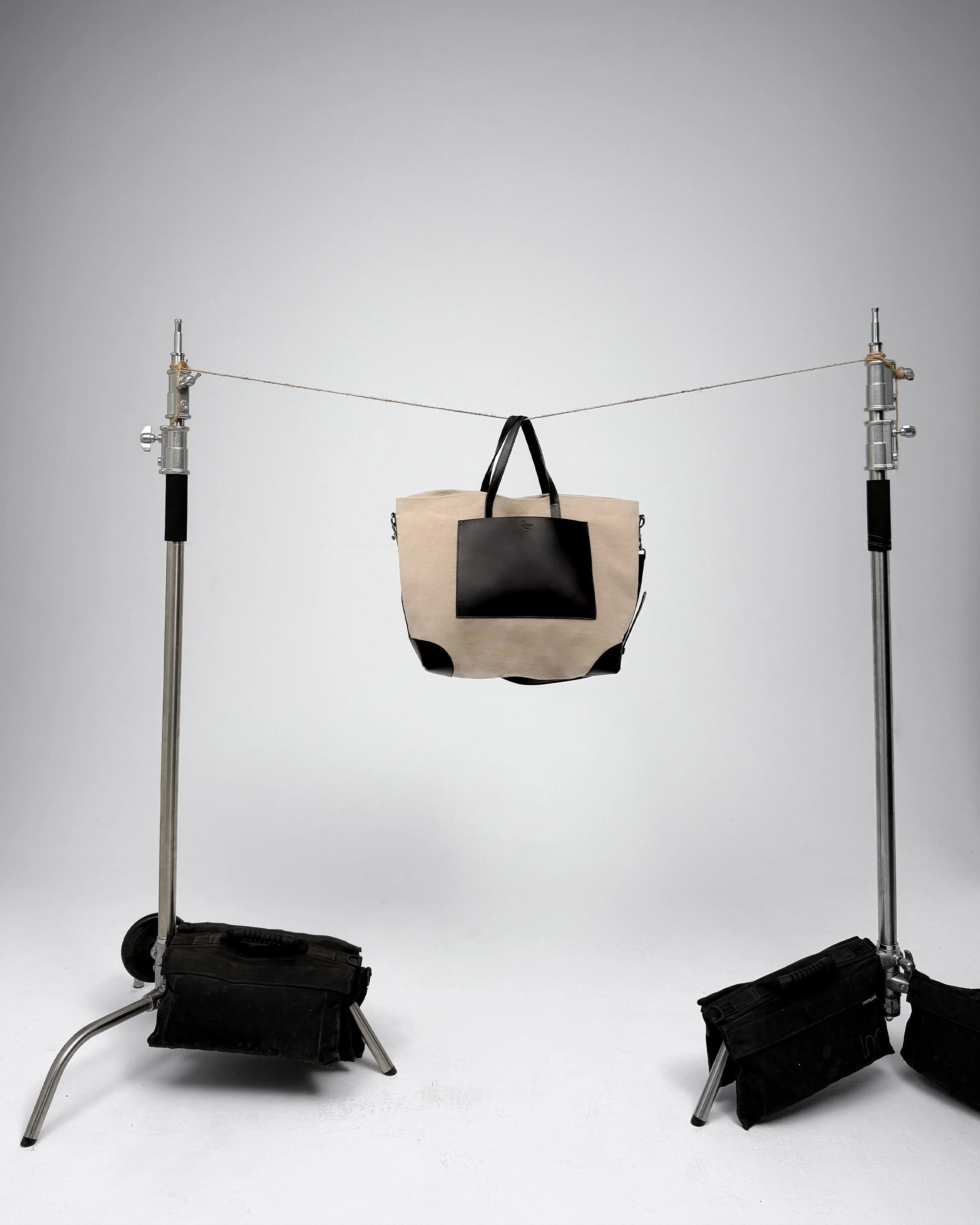 B.BARNA/261 - Image 2